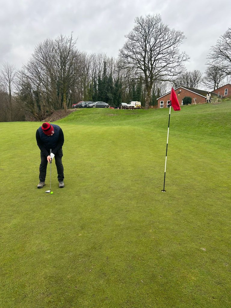 Steve Waddup putting for a 2 on 18 26 01 2025